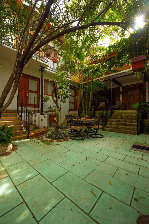 Las Mariposas Hotel & Studios Oaxaca Экстерьер фото