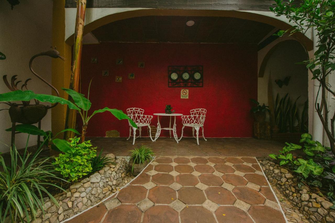 Las Mariposas Hotel & Studios Oaxaca Экстерьер фото