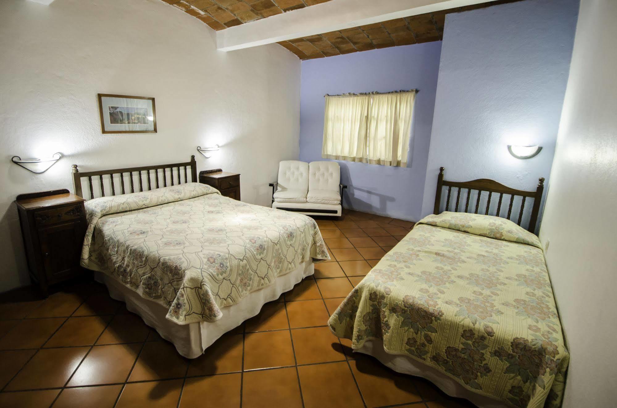 Las Mariposas Hotel & Studios Oaxaca Экстерьер фото