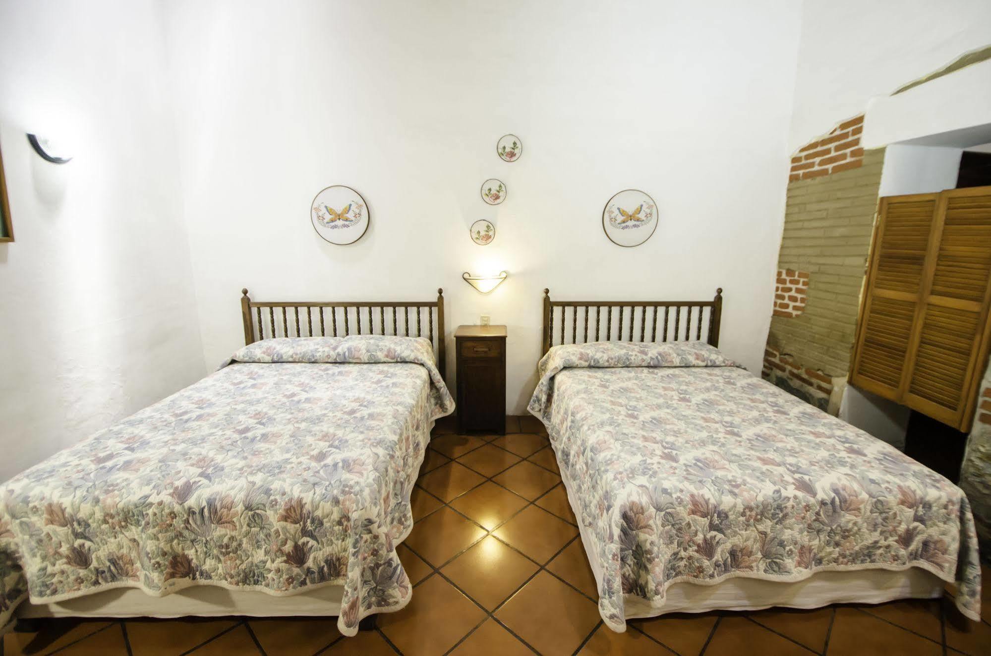 Las Mariposas Hotel & Studios Oaxaca Экстерьер фото